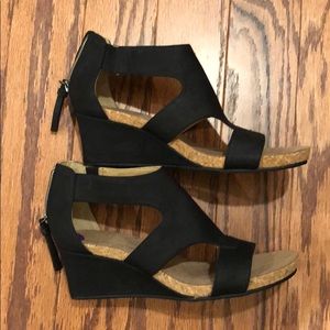 BRAND NEW Adrienne Vittadini Wedges